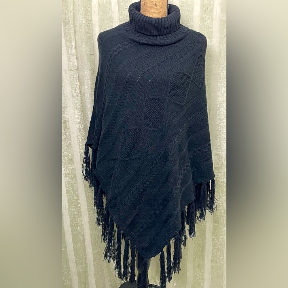 Forever 21 black sweater poncho with fringe OS